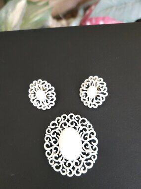 Vintage Crown Trifari White Brooch & Earring Set